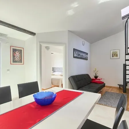 Apartament Stinjan