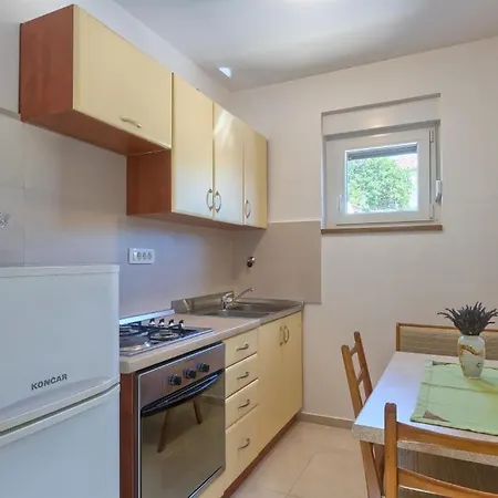 Apartament Stinjan