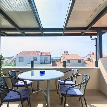 Apartament Stinjan