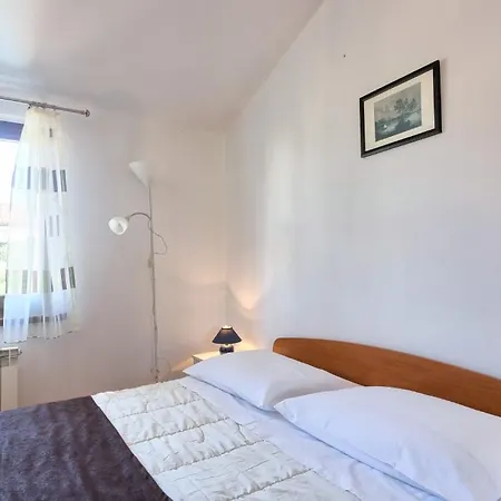 Stinjan Apartment *