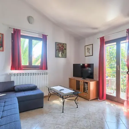 Stinjan Apartment *