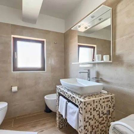 Stinjan Apartment *