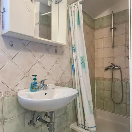 Apartment Stinjan *