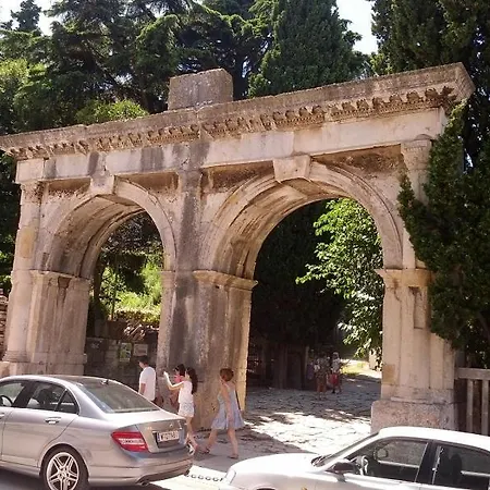 Apartament Stinjan *