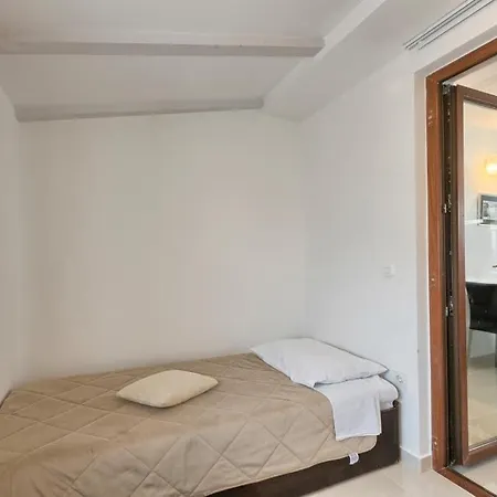 Apartament Stinjan