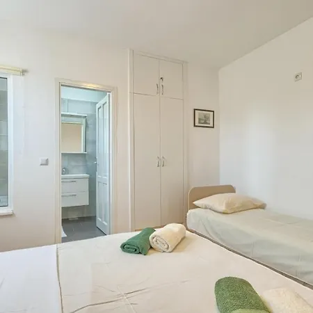 Stinjan Apartament *
