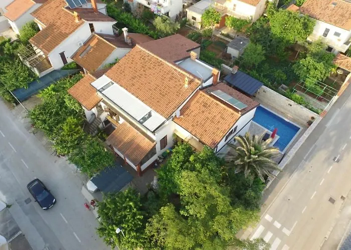 아파트 Stinjan 풀라