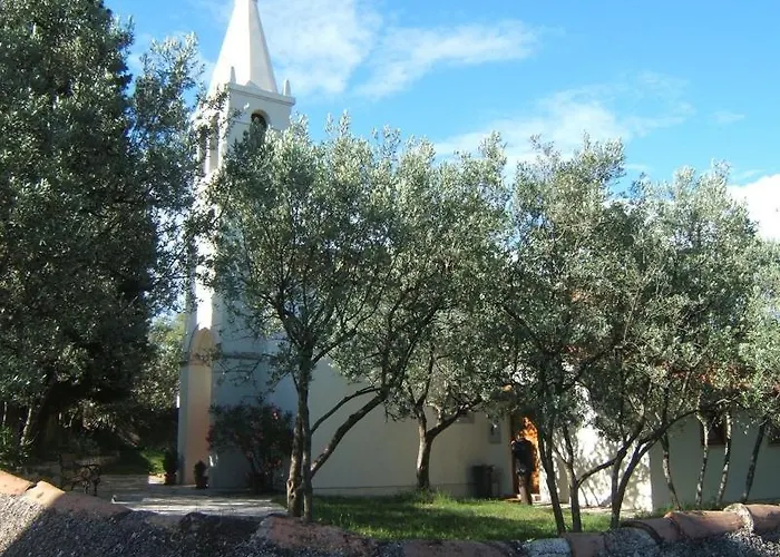 Stinjan 아파트 풀라